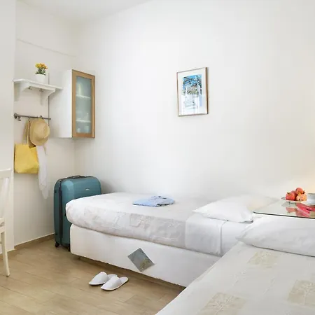 Otel Perigiali 3*