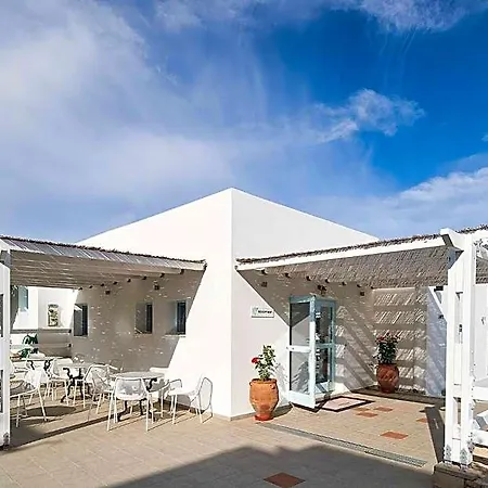 Perigiali Hotel 3*